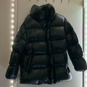 Aritzia TNA The Mega Puff Sz Small